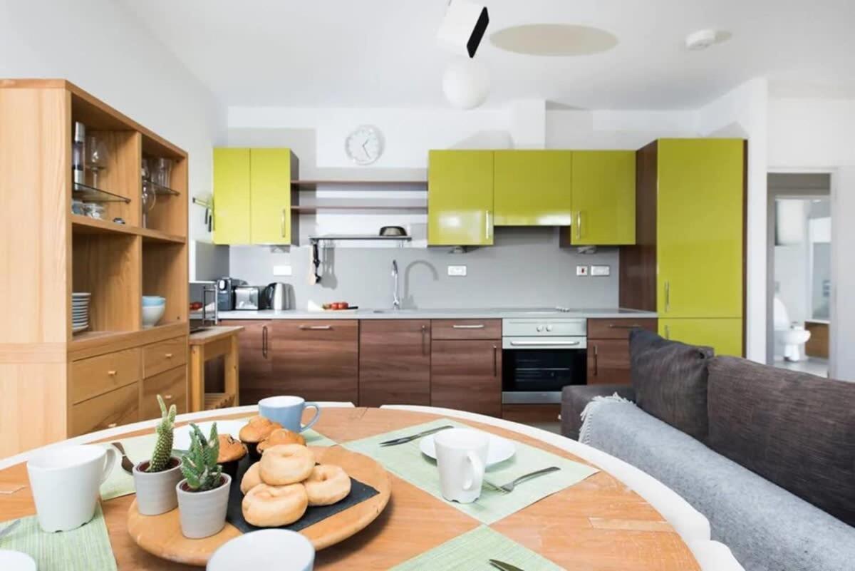 Modern 2 Bed Apartment W Balcony In Londres Exterior foto